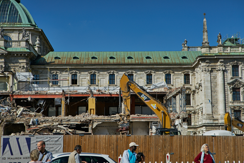 16.07.2019 - Abriss-und-Neubau-des-Hotel-Königshof-in-München
