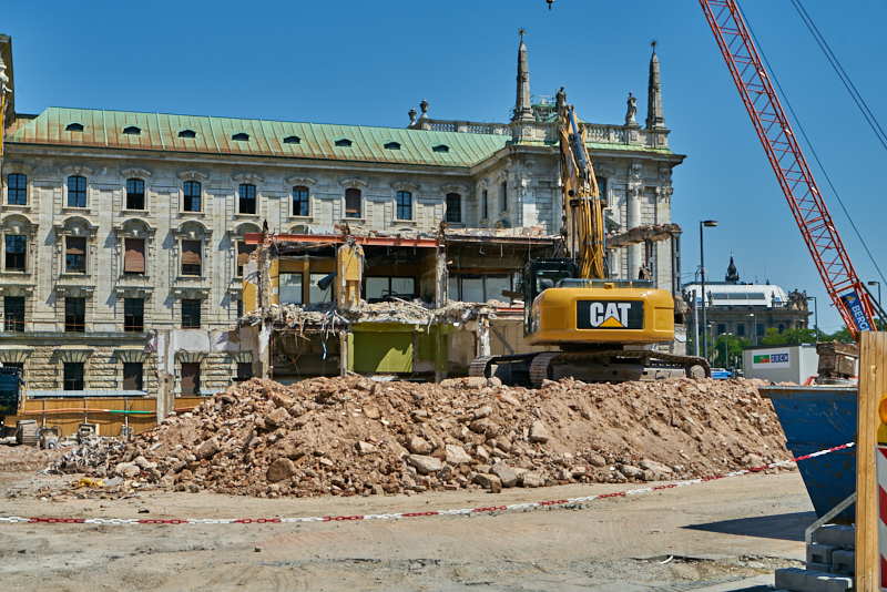 24.07.2019 - Aufräumungsarbeiten am Königshof München
