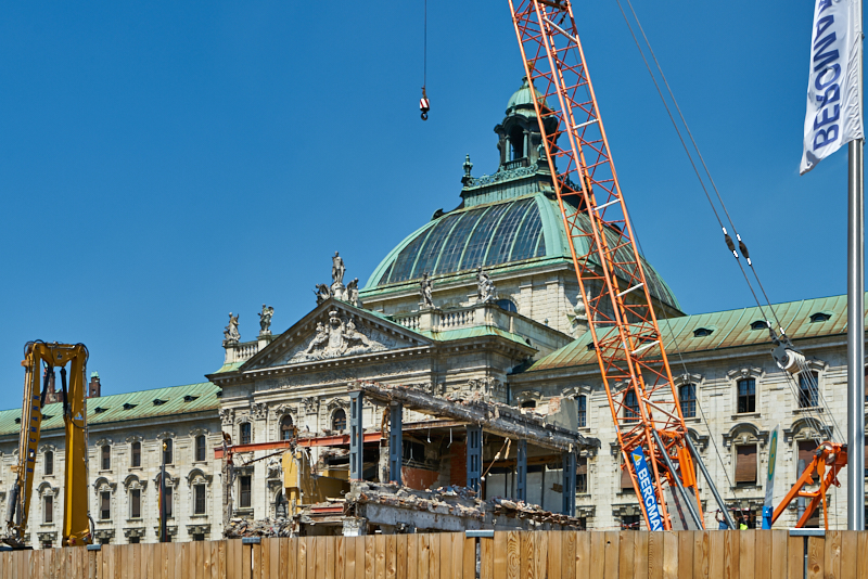 24.07.2019 - Aufräumungsarbeiten am Königshof München