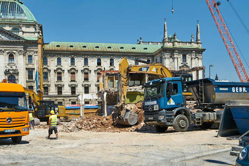 24.07.2019 - Aufräumungsarbeiten am Königshof München