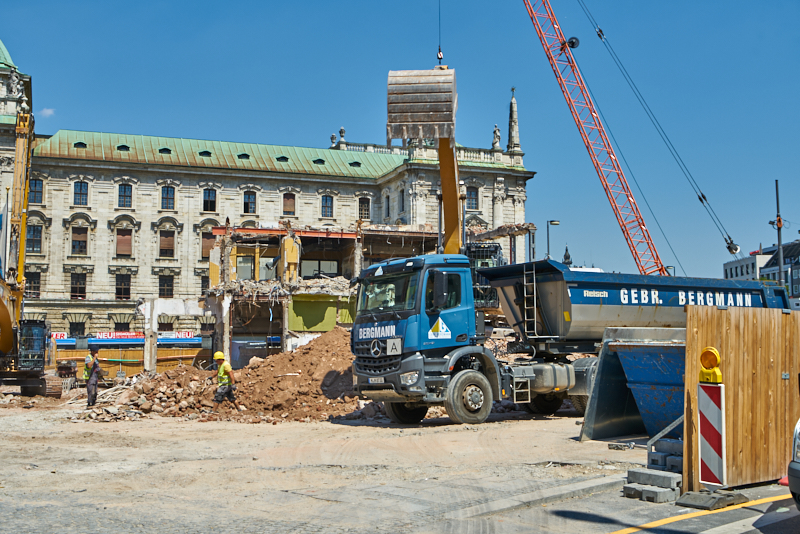 24.07.2019 - Aufräumungsarbeiten am Königshof München
