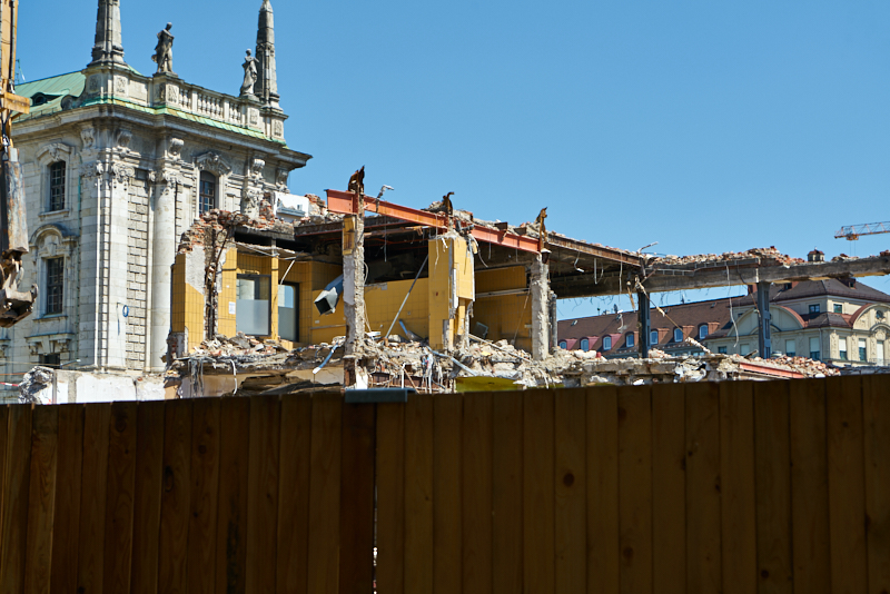24.07.2019 - Aufräumungsarbeiten am Königshof München