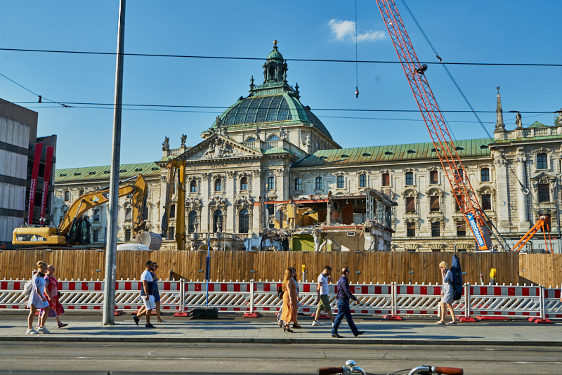 24.07.2019 - Aufräumungsarbeiten am Königshof München
