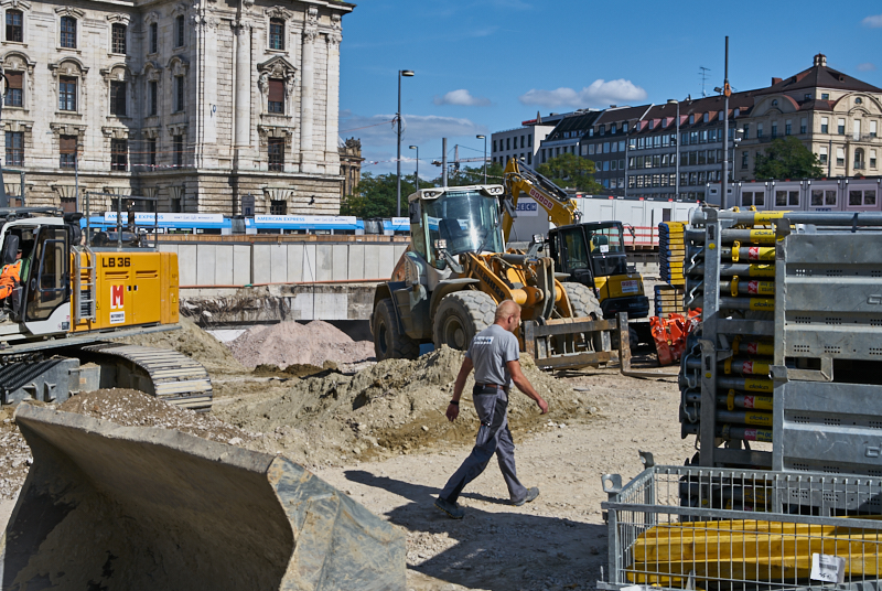 19.09.2019 - Abriss und Neubau des Hotel Königshof in München
