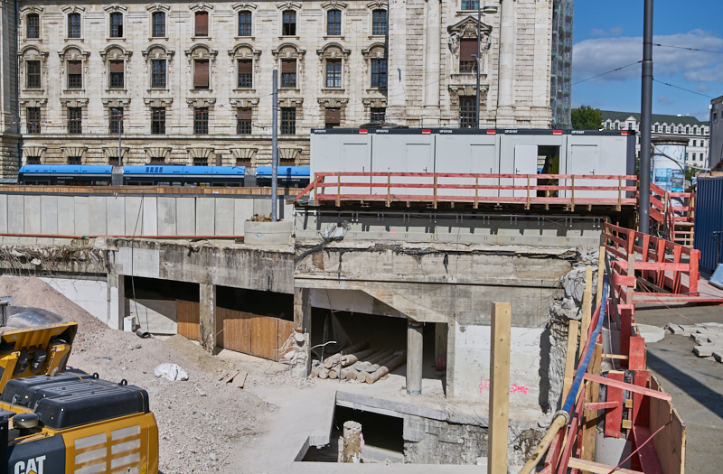 19.09.2019 - Abriss und Neubau des Hotel Königshof in München