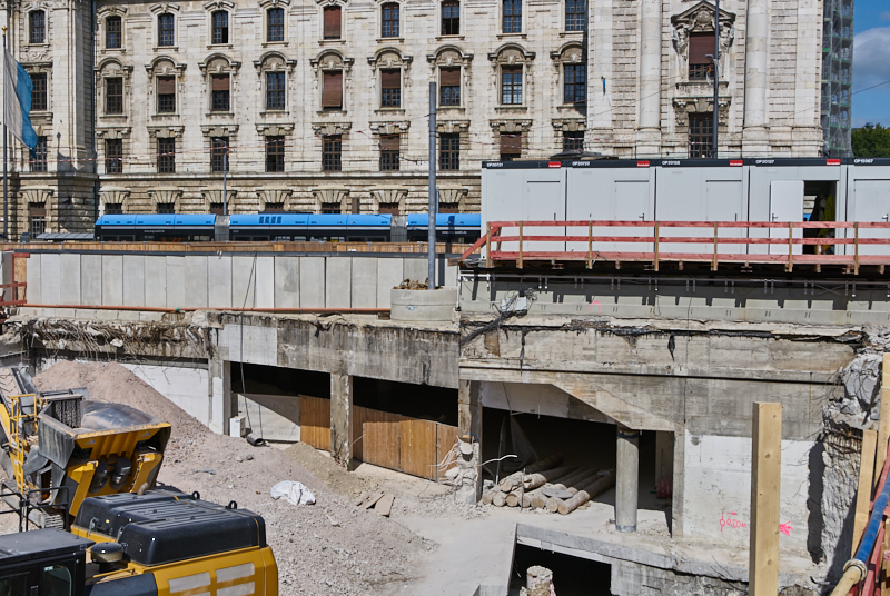 19.09.2019 - Abriss und Neubau des Hotel Königshof in München