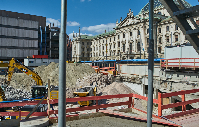 19.09.2019 - Abriss und Neubau des Hotel Königshof in München