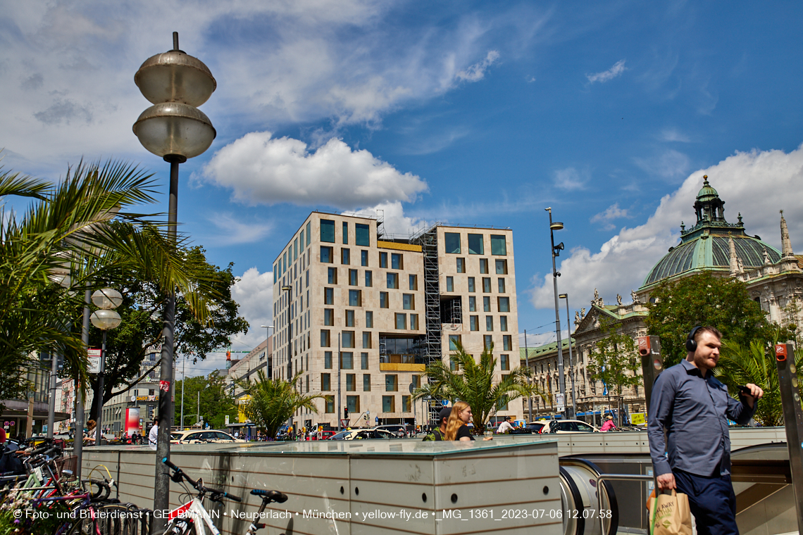 06.07.2023 - das Luxushotel Königshof verliert sein Gerüst