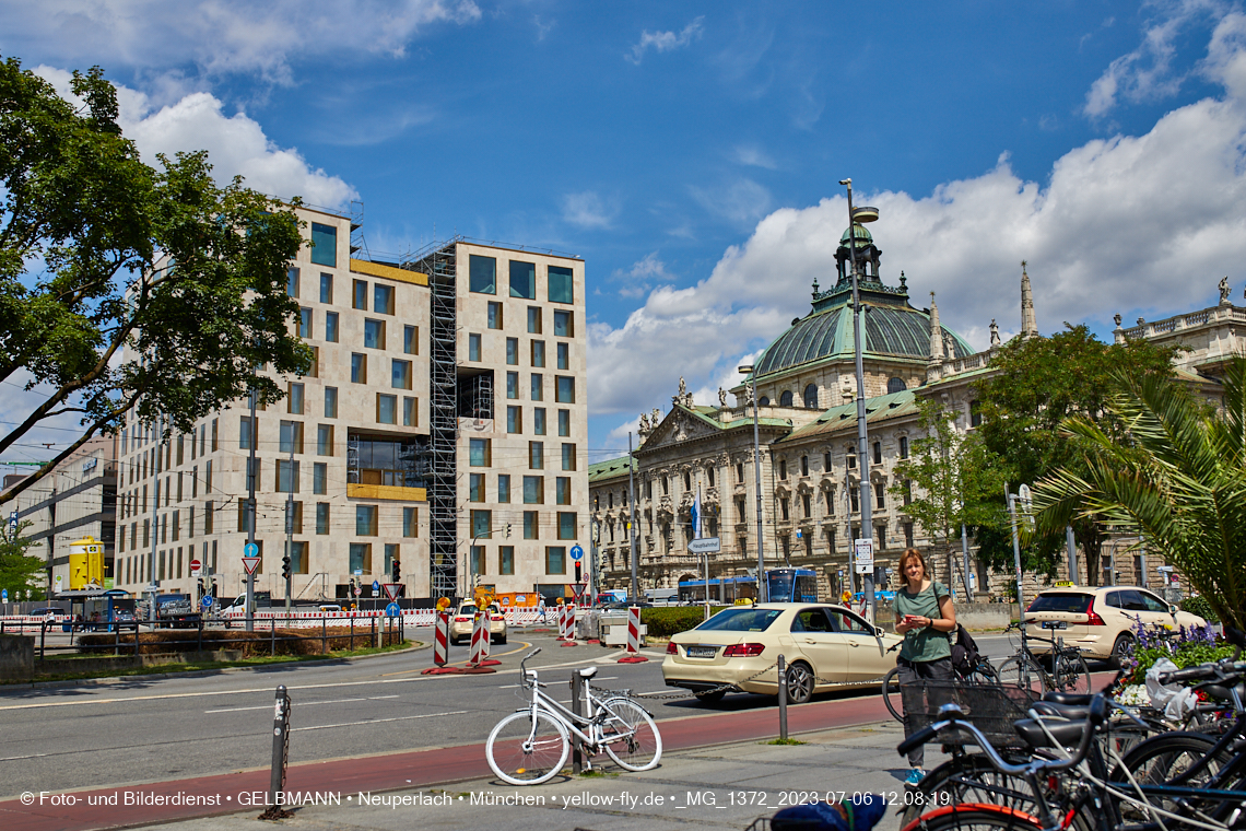 06.07.2023 - das Luxushotel Königshof verliert sein Gerüst