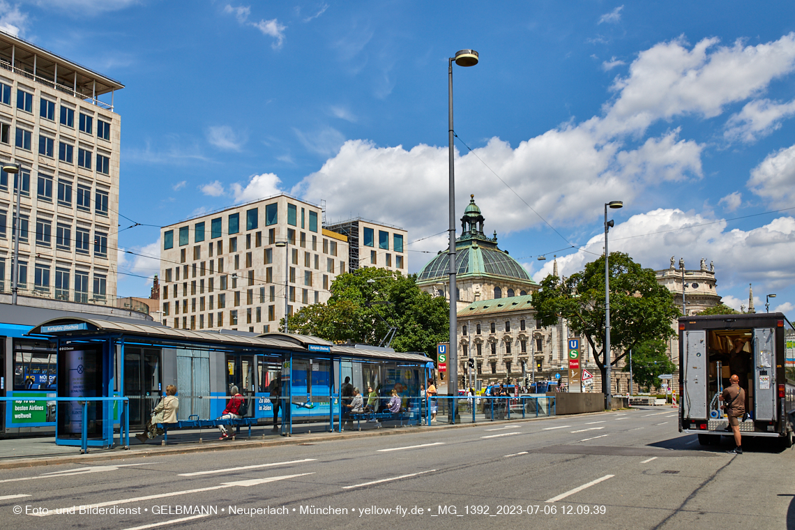 06.07.2023 - das Luxushotel Königshof verliert sein Gerüst