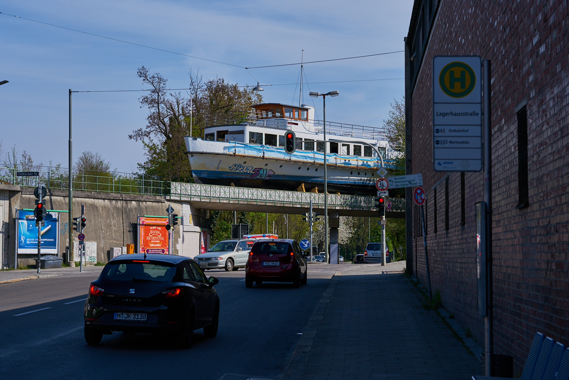MS-UTTING-auf der Gleisbrücke über der Lagerhausstraße in Sendling