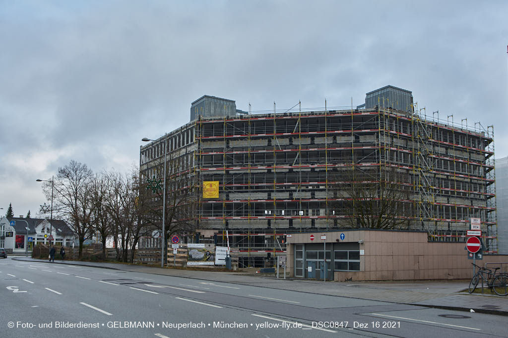 16.12.2021 - Oktavian und Feringastrasse in Unterföhring