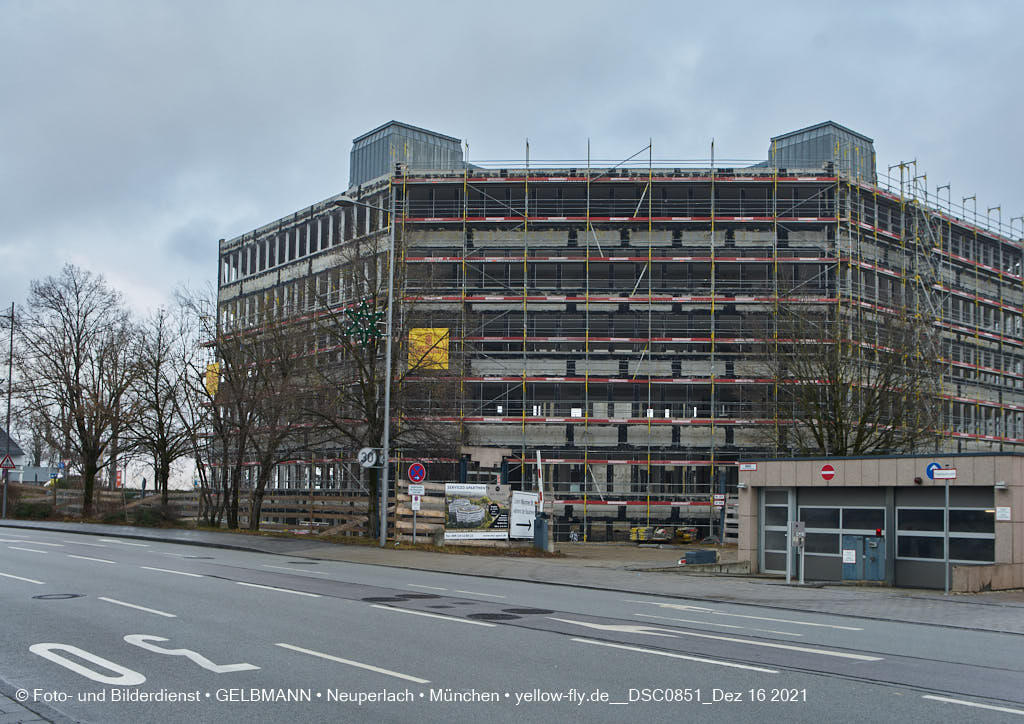 16.12.2021 - Oktavian und Feringastrasse in Unterföhring
