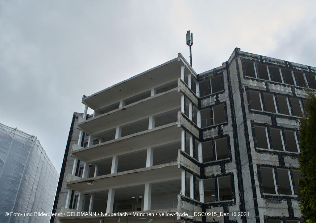 16.12.2021 - Oktavian und Feringastrasse in Unterföhring