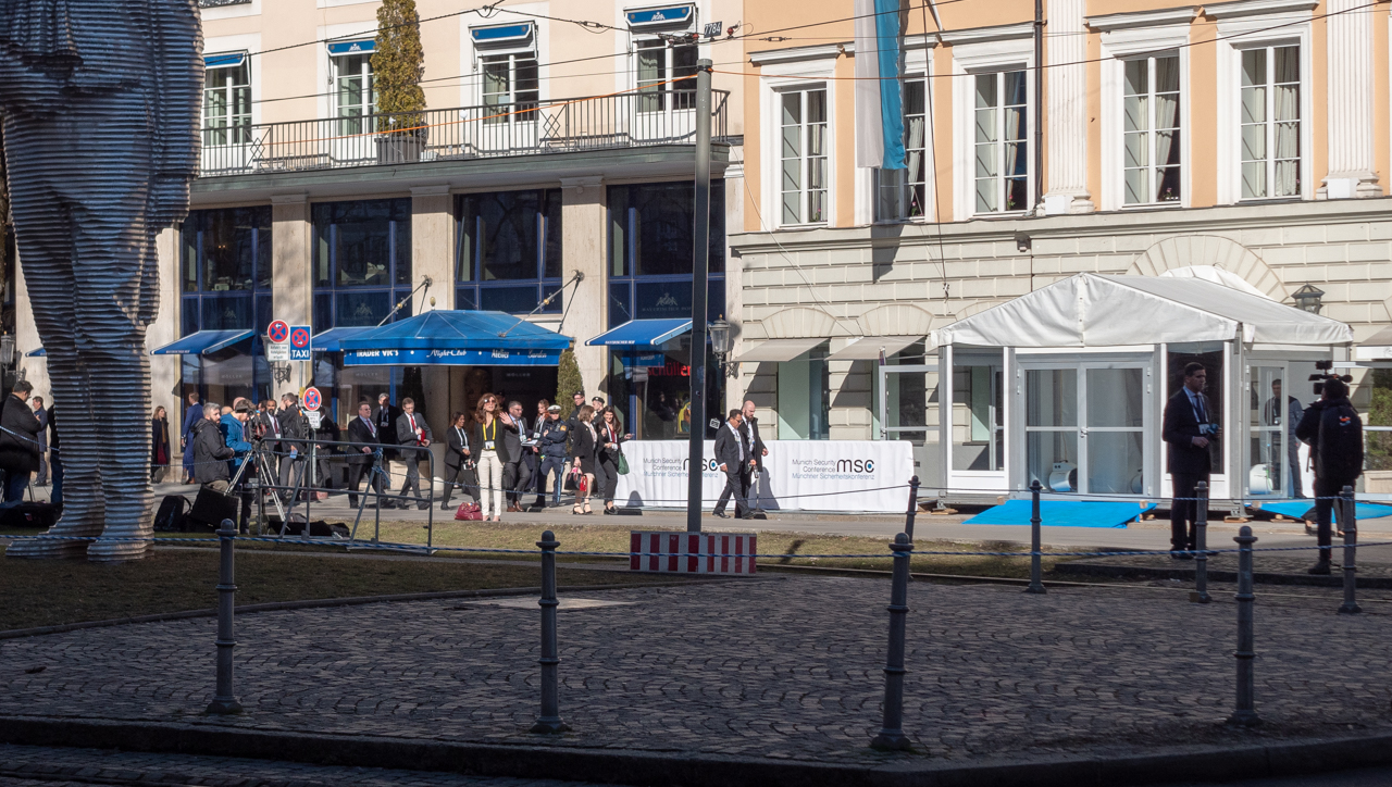 Sicherheitskonferenz München 2019 vor dem Bayerischen Hof.