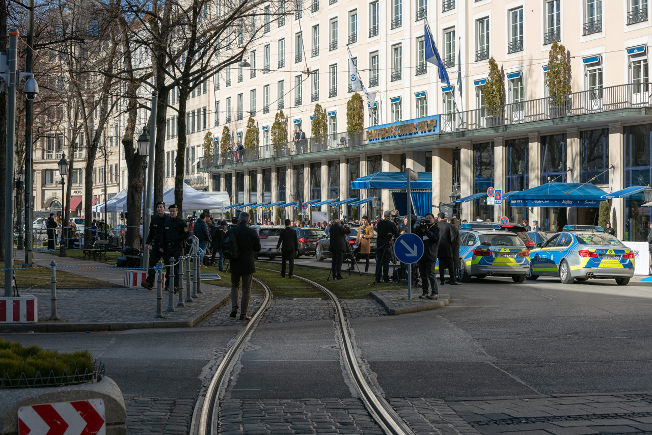 Sicherheitskonferenz München 2019 vor dem Bayerischen Hof.