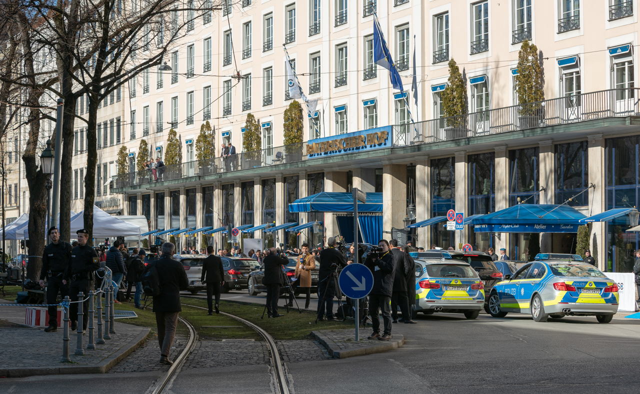 Sicherheitskonferenz München 2019 vor dem Bayerischen Hof.