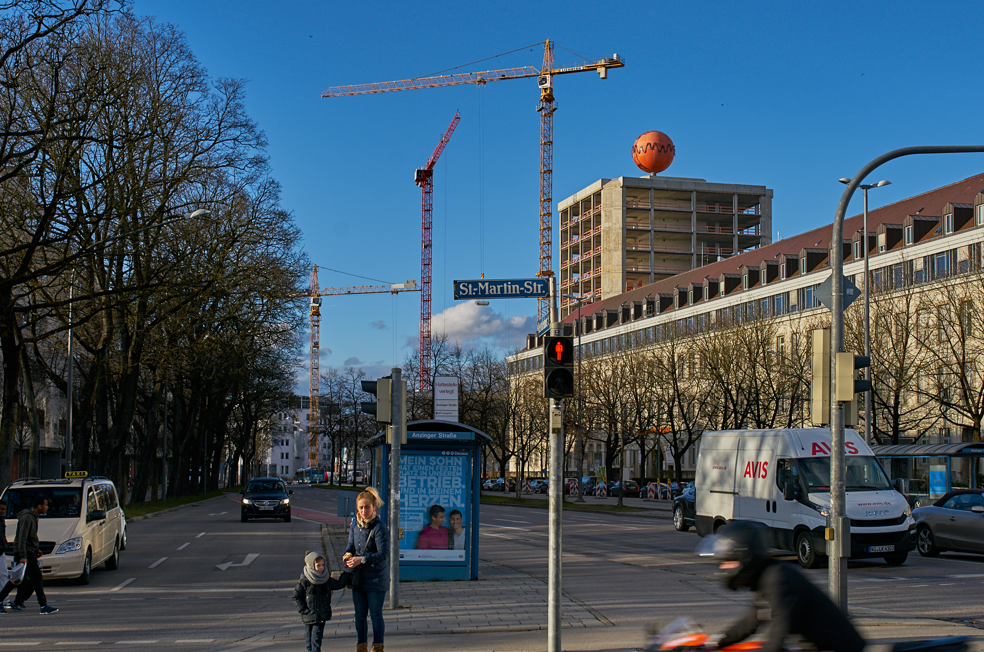 11.02.2016 - Das HIGHRISE-ONE im Anfangsstadium und ATLAS ohne Fassade