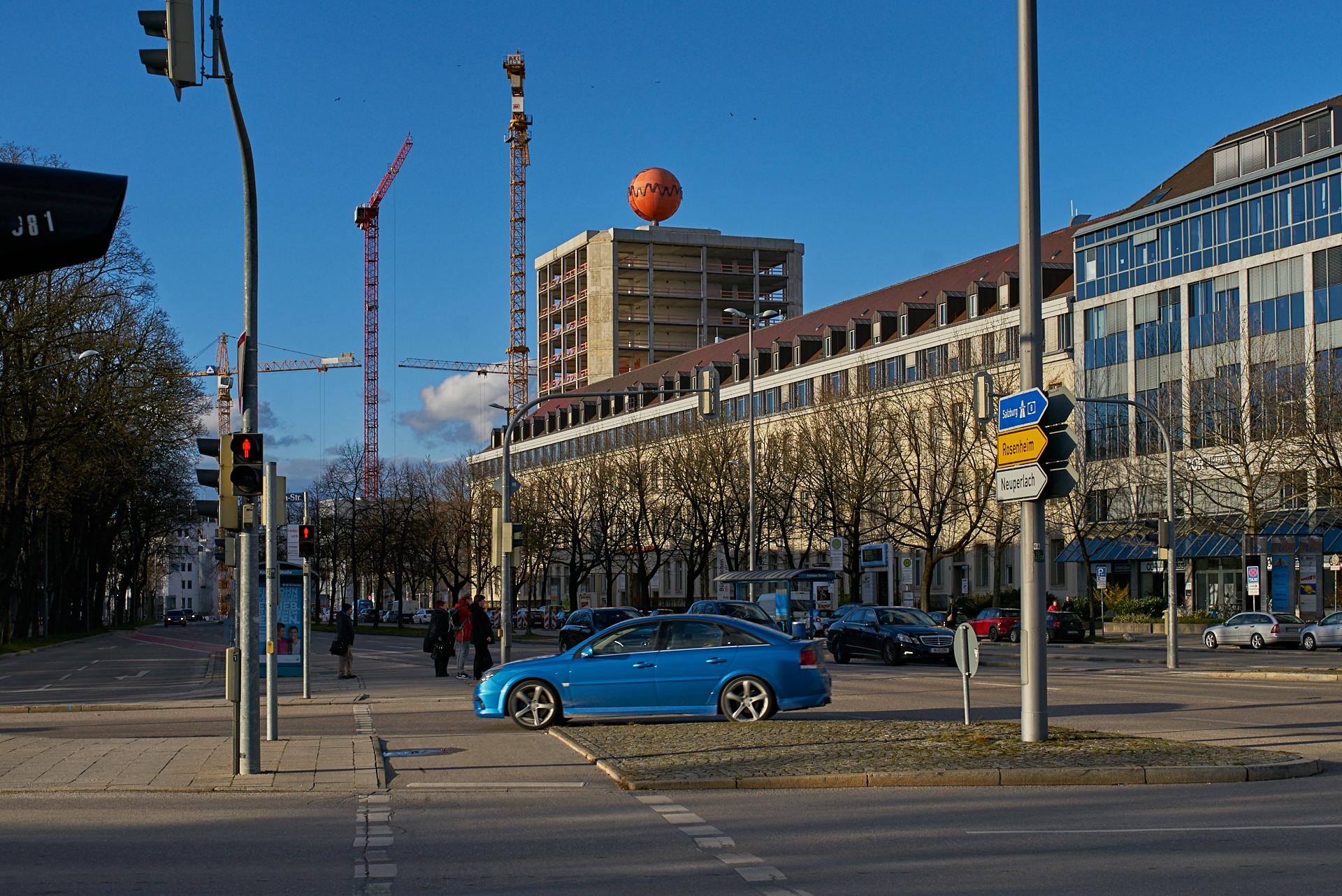 11.02.2016 - Das HIGHRISE-ONE im Anfangsstadium und ATLAS ohne Fassade
